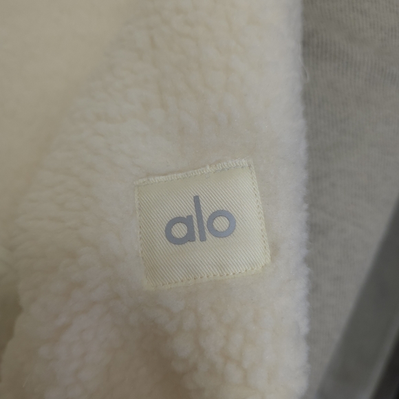 ALO Yoga Foxy Sherpa Jacket White - Picture 3 of 5